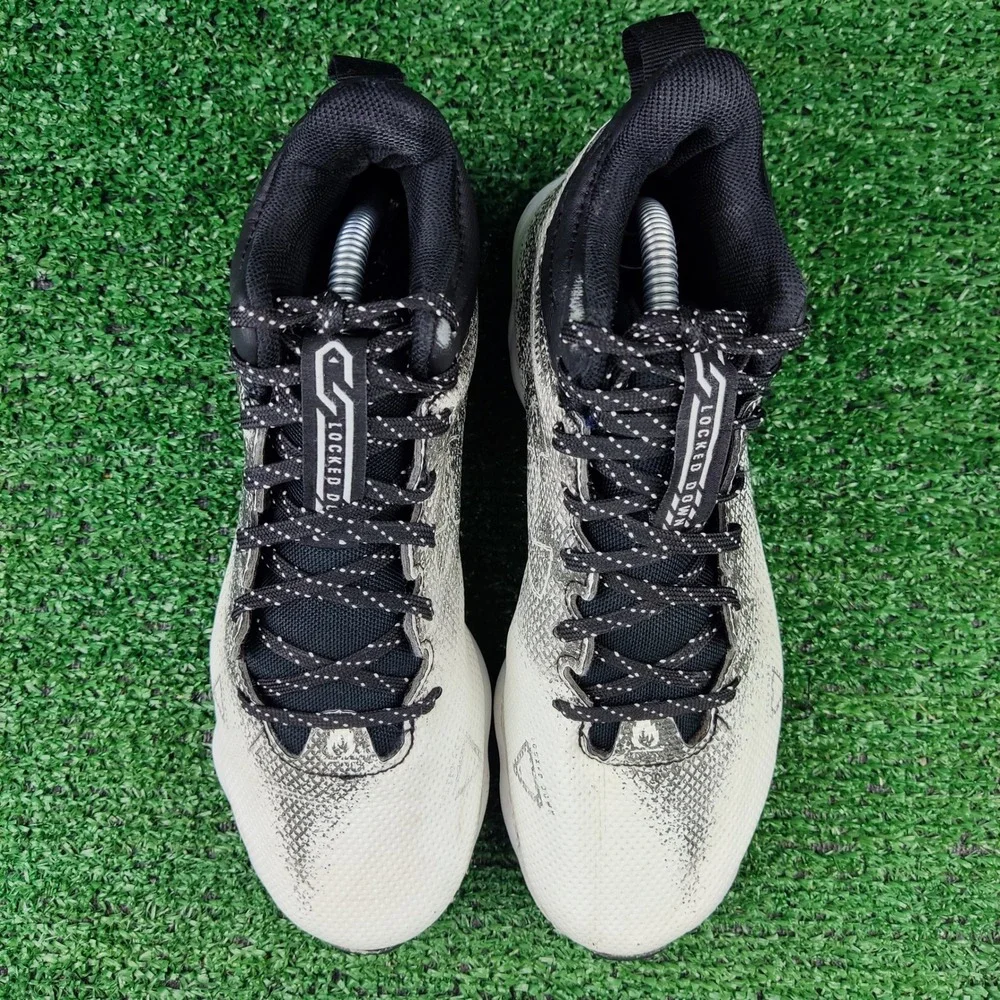 Under Armour Baseball Cleats Kid 4.5Y White Harper 7 Mid RM 3025087-001 Splatter